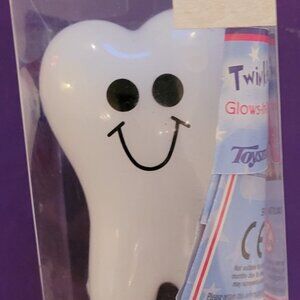 Tooth Fairy ✨ Glows in the dark tooth holder box NWT
